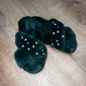 Victoria’s Secret Green Furry Pearled Slides